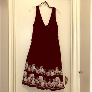 Black sleeveless dress
